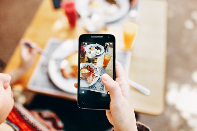 Peluang bisnis online- food blogger