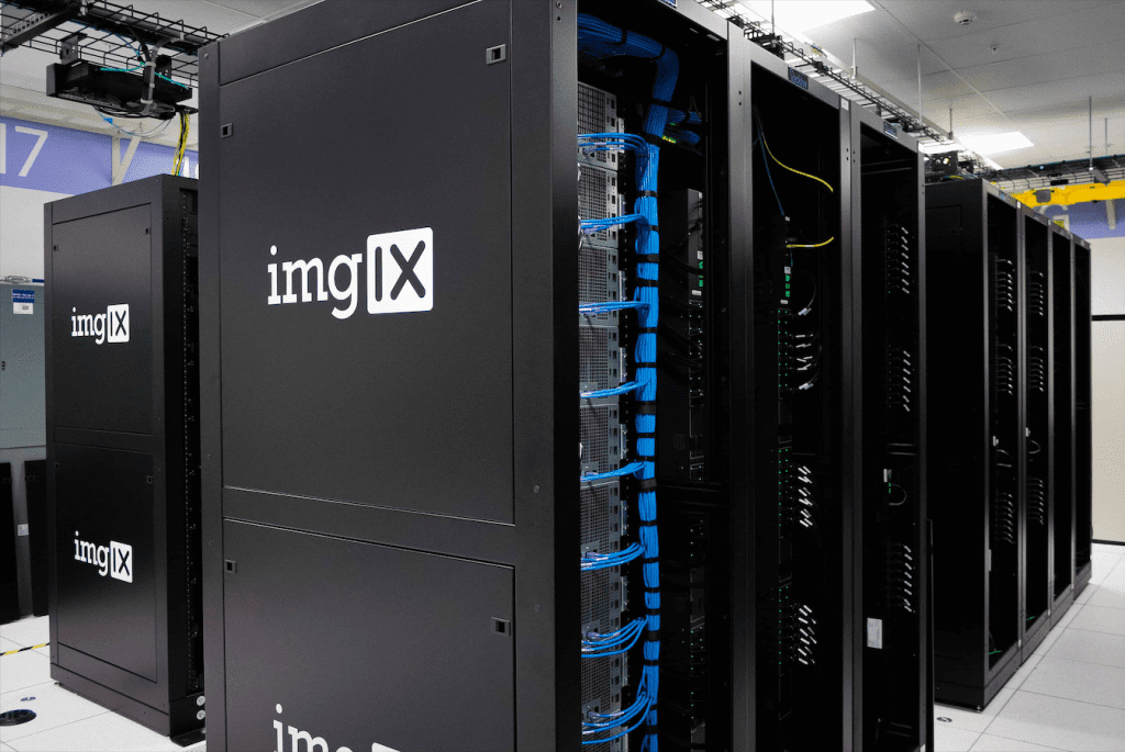 ilustrasi dedicated server by imgx from unsplash